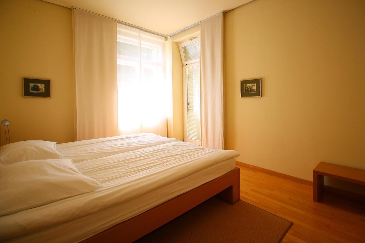 Apartments Villa Boltez Kranj Eksteriør bilde