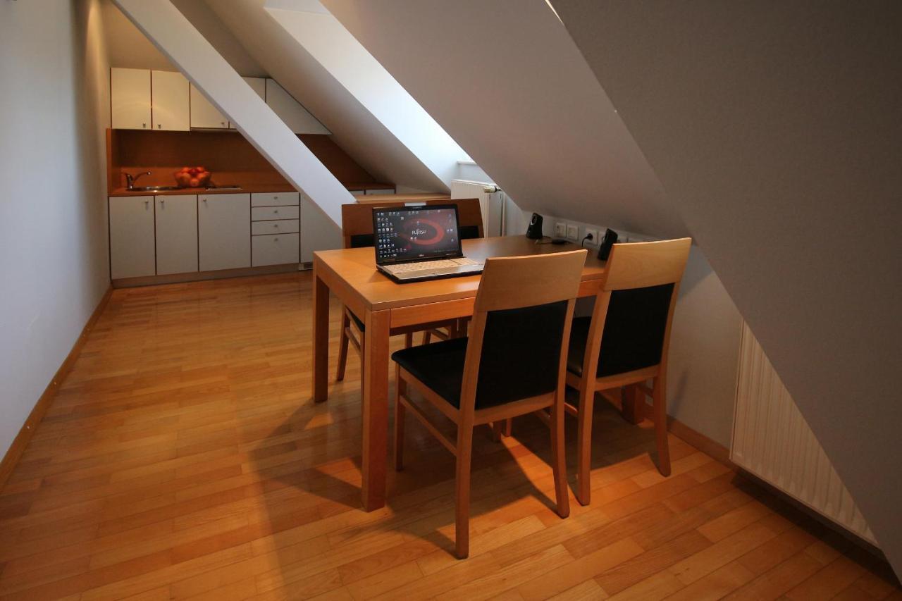 Apartments Villa Boltez Kranj Eksteriør bilde