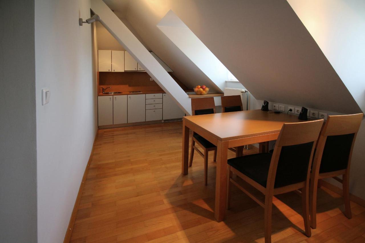 Apartments Villa Boltez Kranj Eksteriør bilde