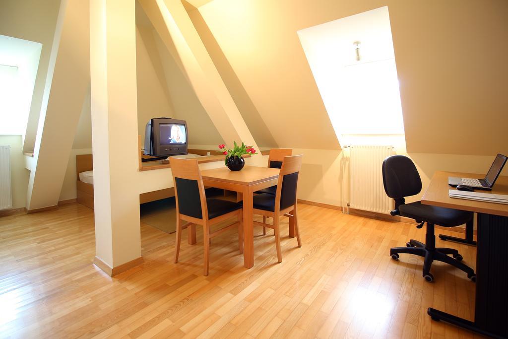 Apartments Villa Boltez Kranj Rom bilde