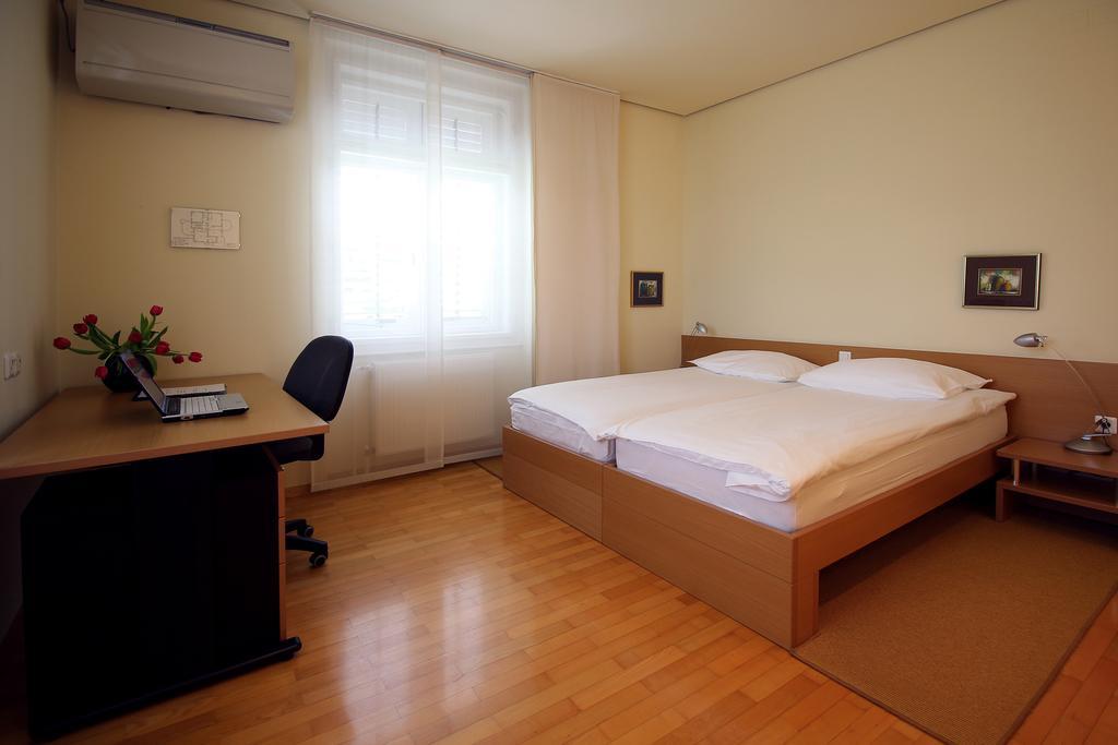 Apartments Villa Boltez Kranj Rom bilde